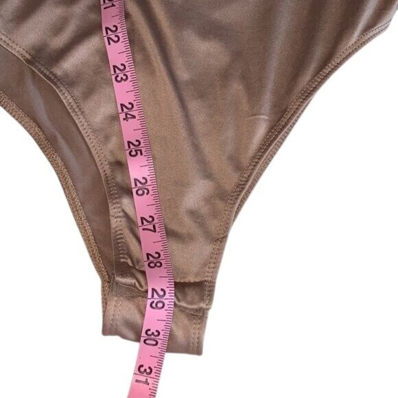 And Now This Womens Tan Sleeveless Bodysuit L Polyester/Spandex Blend Snap Closu - Picture 11 of 11